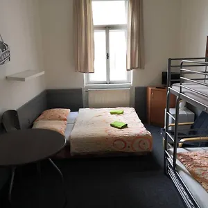 Albergue Damiell, Praga